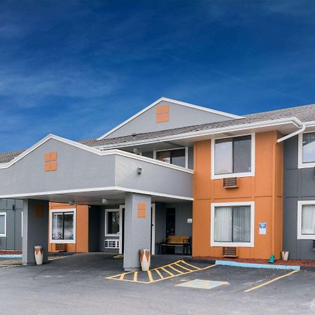 Super 8 By Wyndham Rochester Mayo Clinic Area Εξωτερικό φωτογραφία