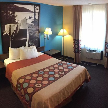 Super 8 By Wyndham Rochester Mayo Clinic Area Εξωτερικό φωτογραφία