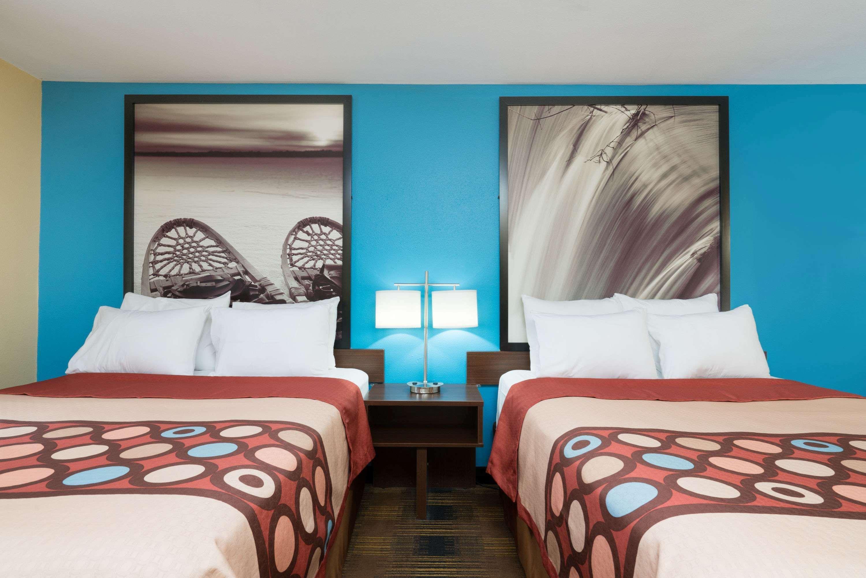 Super 8 By Wyndham Rochester Mayo Clinic Area Εξωτερικό φωτογραφία