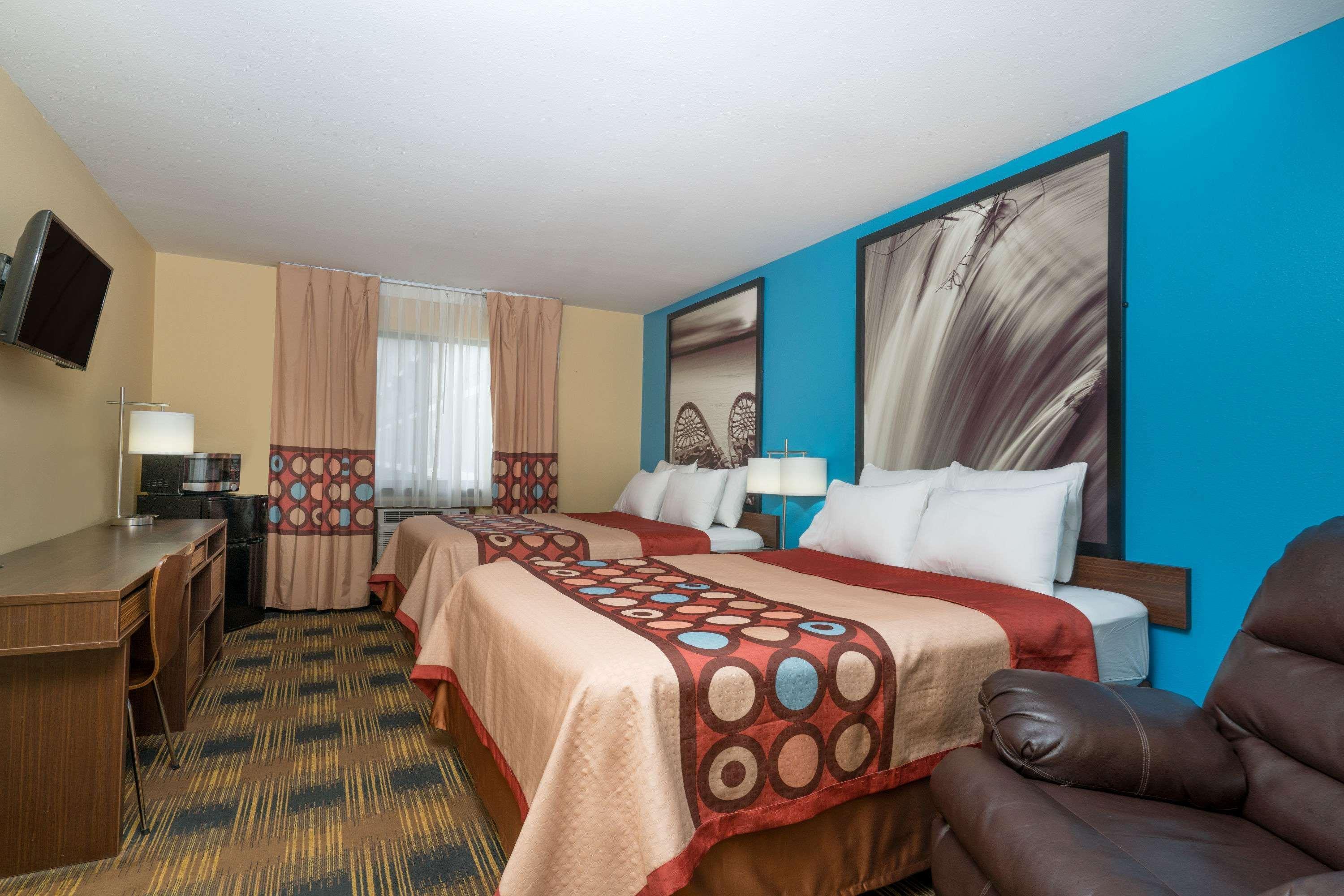 Super 8 By Wyndham Rochester Mayo Clinic Area Εξωτερικό φωτογραφία