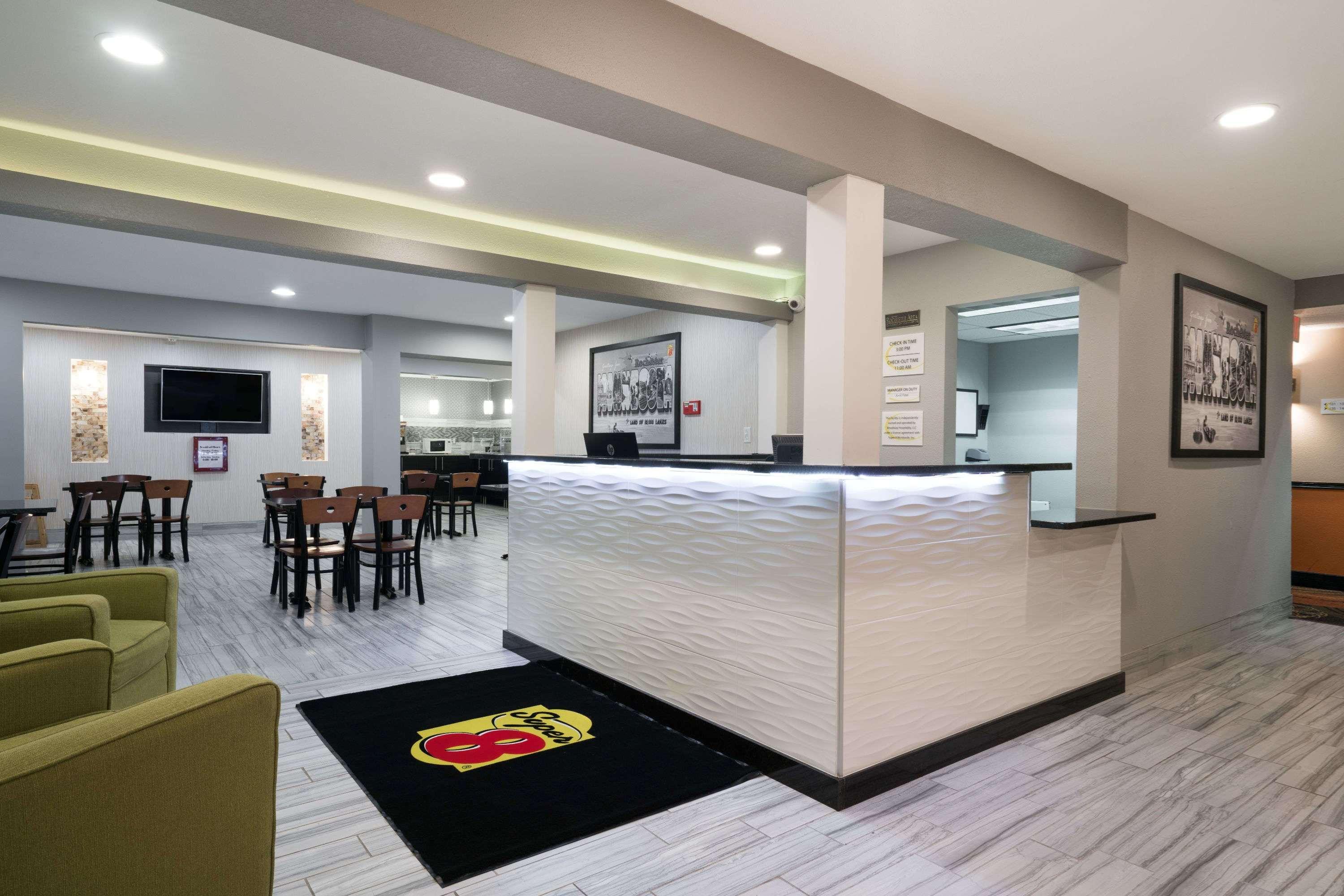 Super 8 By Wyndham Rochester Mayo Clinic Area Εξωτερικό φωτογραφία