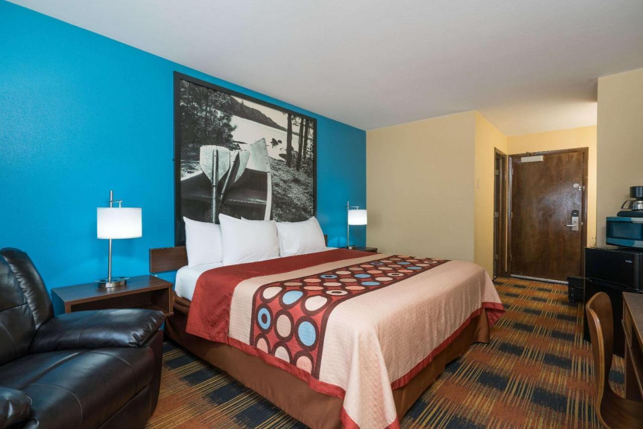 Super 8 By Wyndham Rochester Mayo Clinic Area Εξωτερικό φωτογραφία