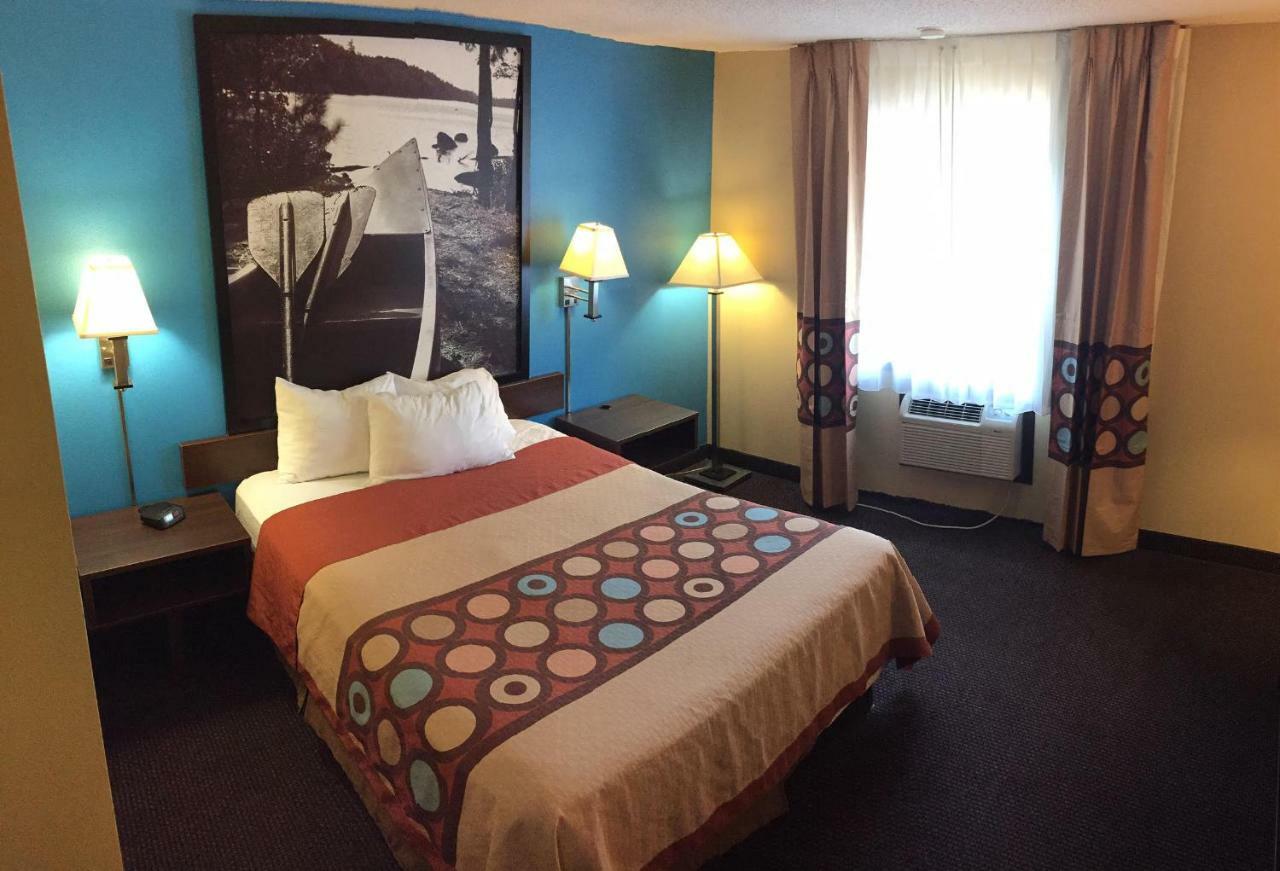 Super 8 By Wyndham Rochester Mayo Clinic Area Εξωτερικό φωτογραφία