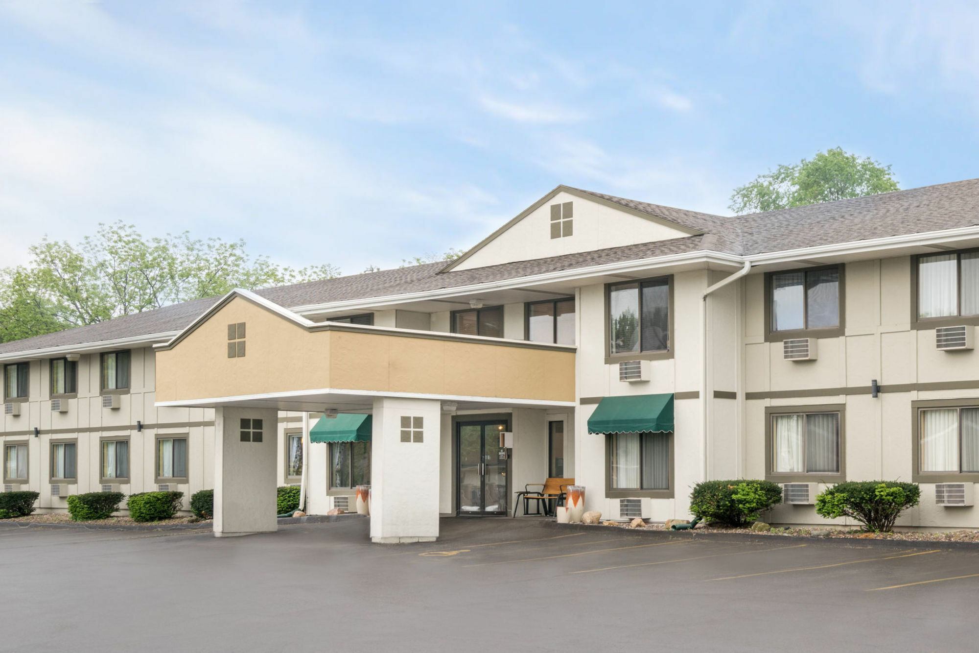Super 8 By Wyndham Rochester Mayo Clinic Area Εξωτερικό φωτογραφία