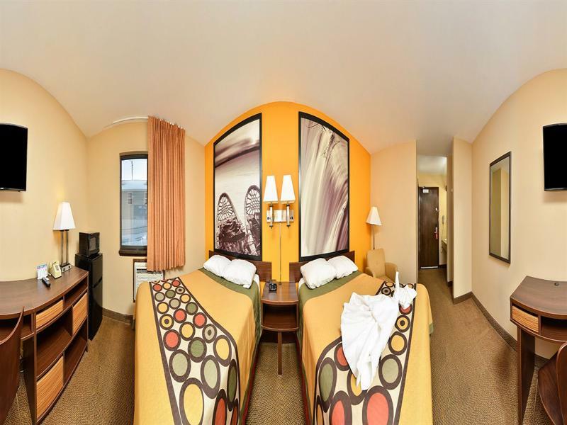 Super 8 By Wyndham Rochester Mayo Clinic Area Εξωτερικό φωτογραφία