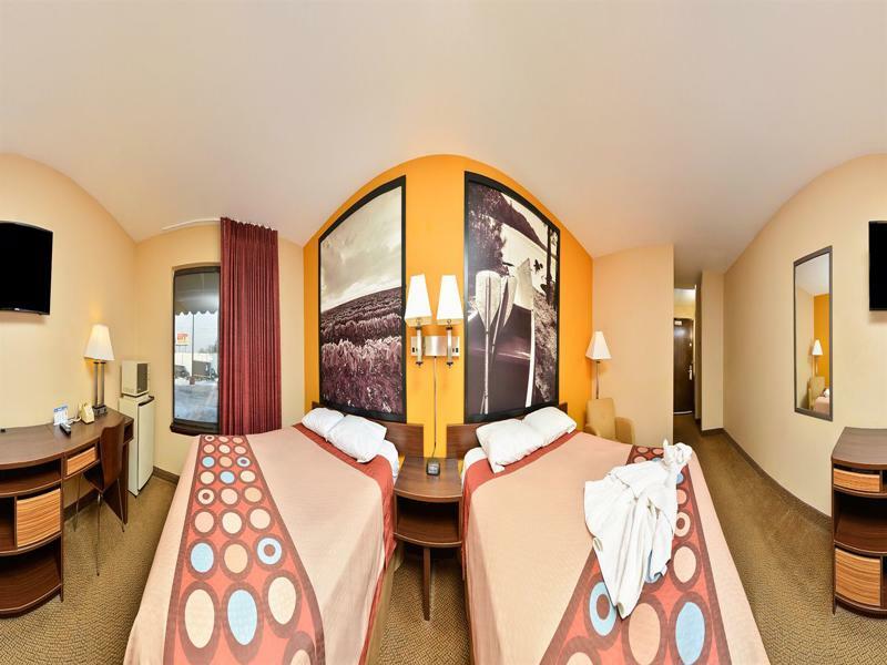 Super 8 By Wyndham Rochester Mayo Clinic Area Εξωτερικό φωτογραφία