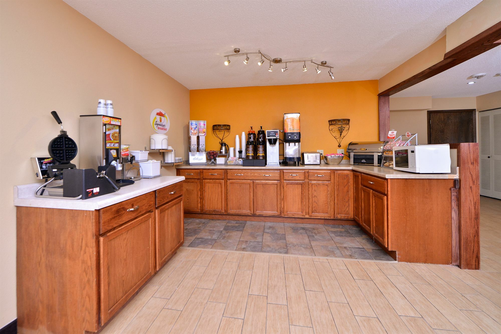 Super 8 By Wyndham Rochester Mayo Clinic Area Εξωτερικό φωτογραφία